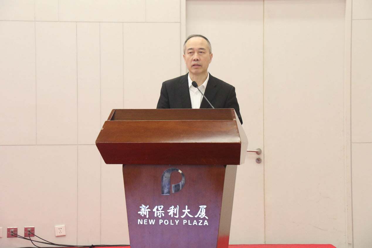 张振高首先做动员部署讲话,介绍了集团公司推行子企业经理层任期制和